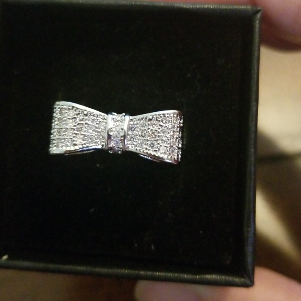 Sterling Silver Bow Ring w/ rhinestones - Picture 7 of 7